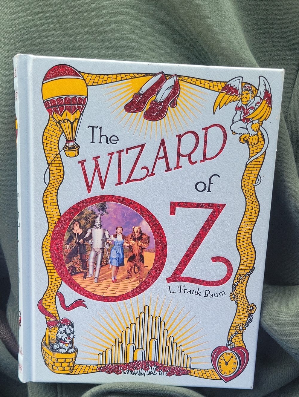 Barnes & Noble The Wizard of Oz Costume Book Cover - White/Red/Yellow